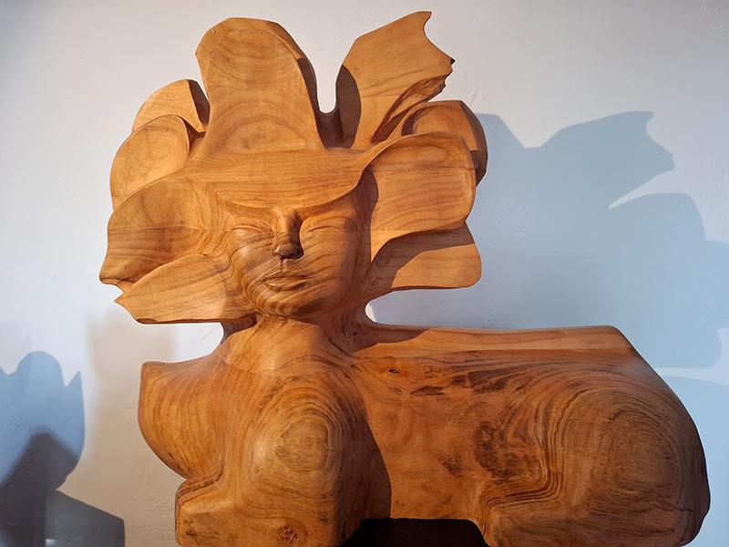 Sphinx femme fleur